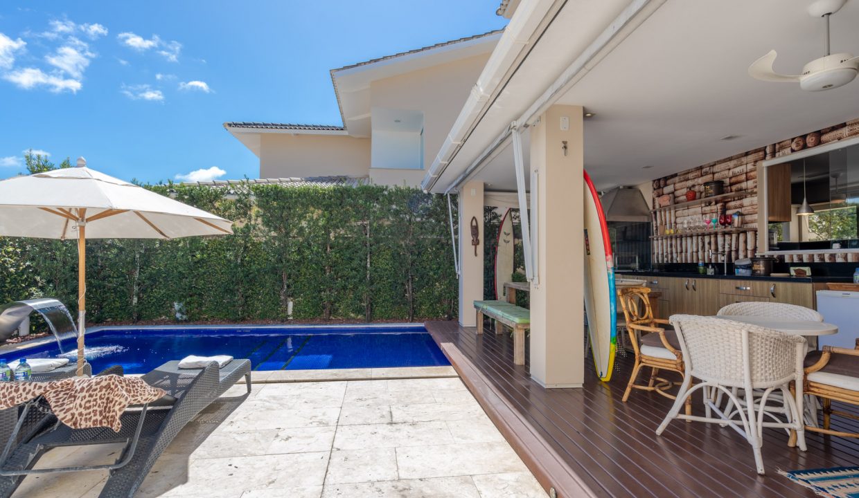 Casa de luxo com piscina a venda em Vilas do Atlântico (10)