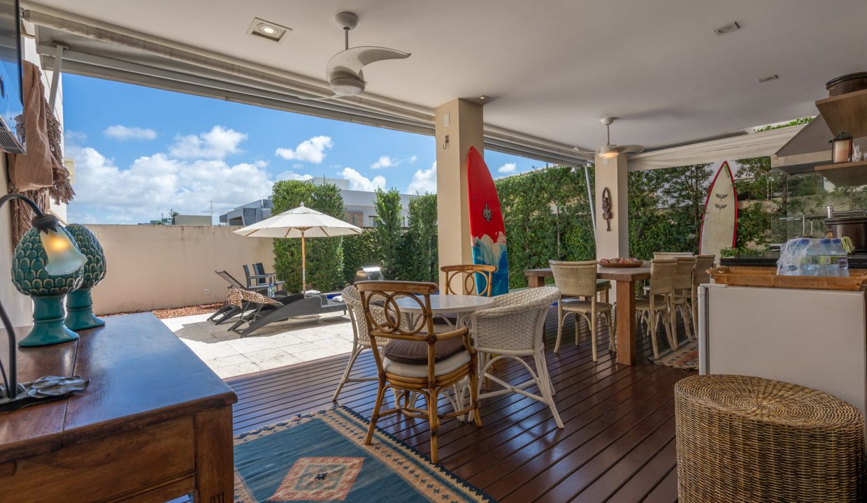 Casa de luxo com piscina a venda em Vilas do Atlântico (12)