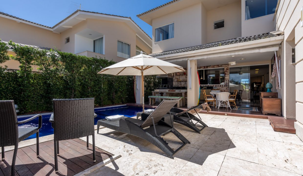 Casa de luxo com piscina a venda em Vilas do Atlântico (9)