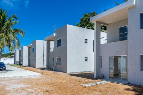 Buraquinho casa nova em condomínio a venda