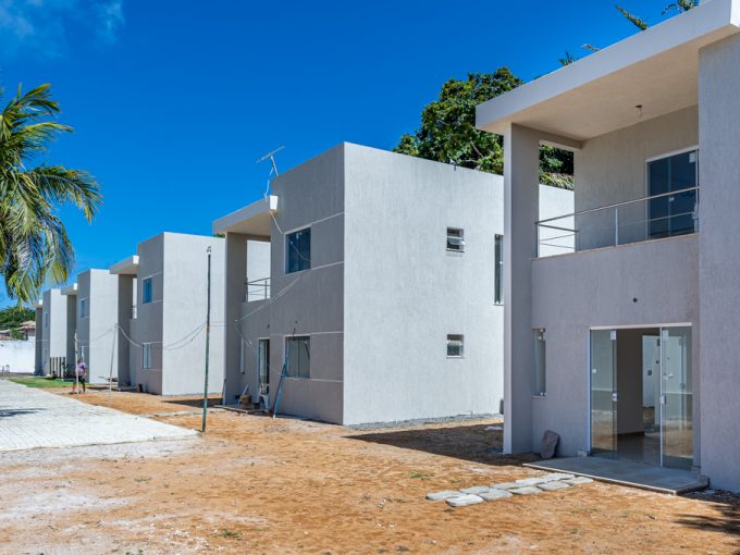 Buraquinho casa nova em condomínio a venda