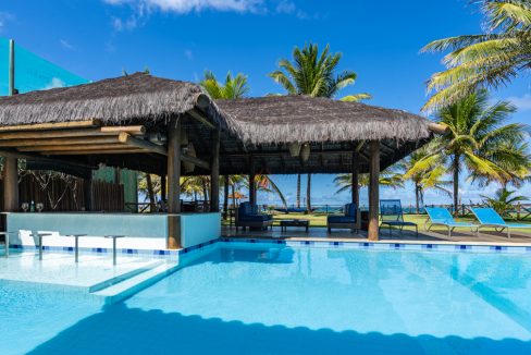 Casa frente mar a venda condomínio de luxo Guarajuba