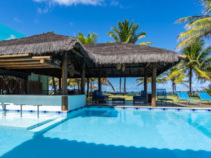 Casa frente mar a venda condomínio de luxo Guarajuba