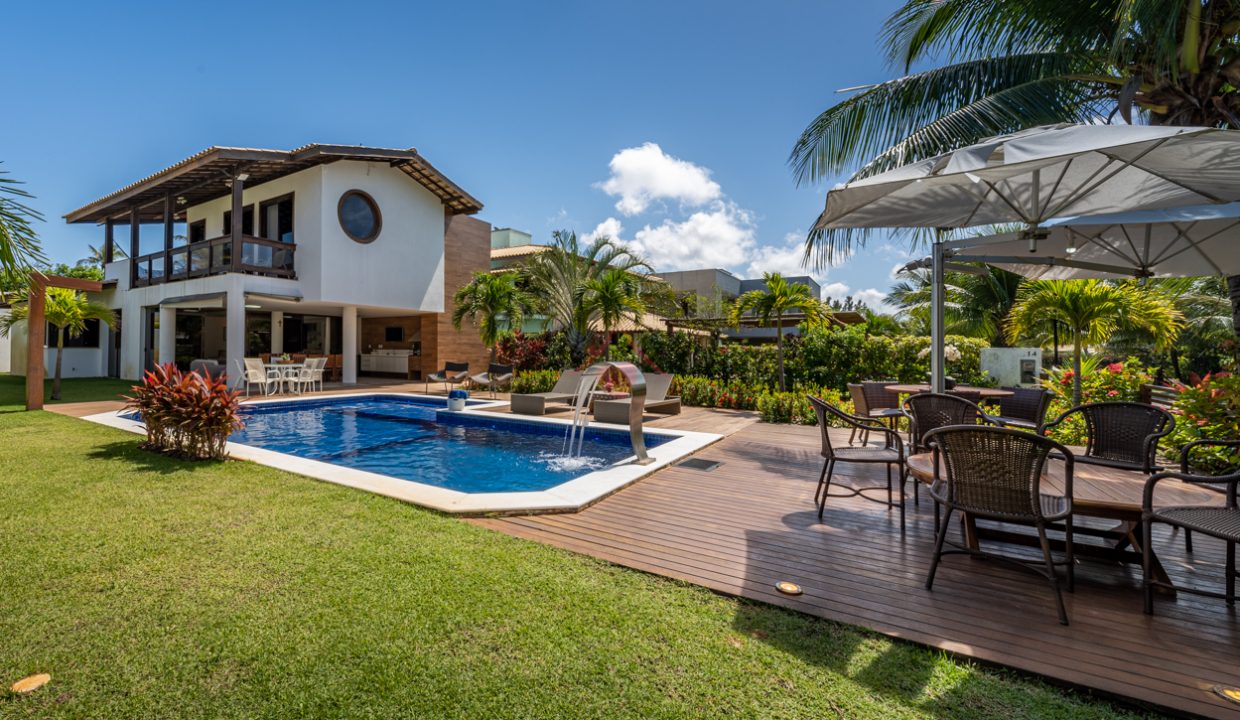 Casa a venda no condomínio de luxo a 100 m da praia Guarajuba-7