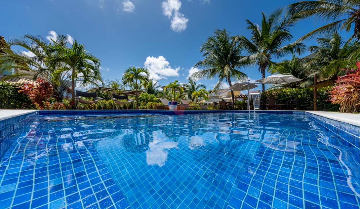 Casa a venda no condomínio de luxo a 100 m da praia Guarajuba-9