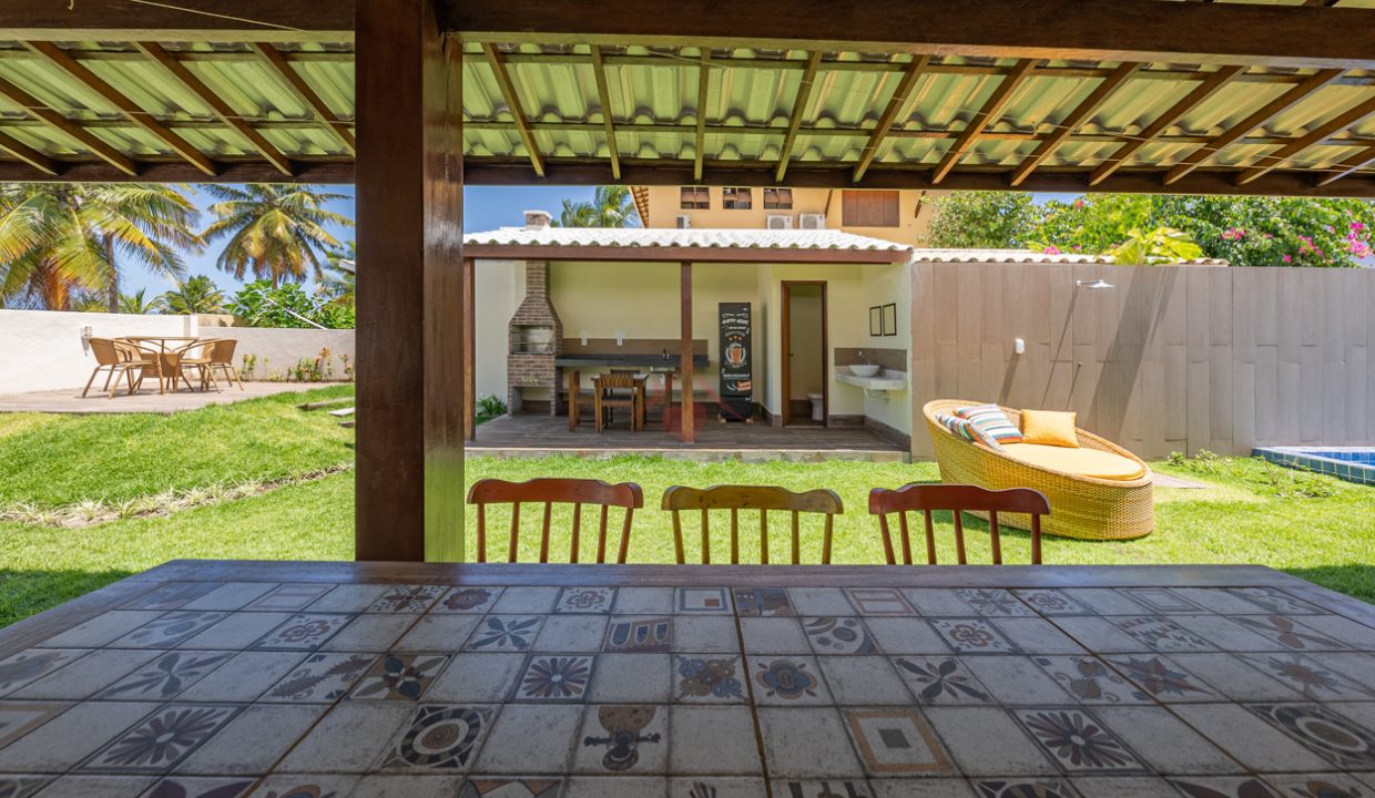 Casa com piscina a 50 m da praia de Guarajuba-14