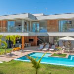 Casa de luxo a 80 m da praia a venda Guarajuba